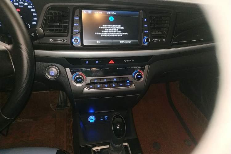 Used Hyundai Mistra 2019 1.8L Automatic Smart GLS China VI Standard Audio And AC Panel