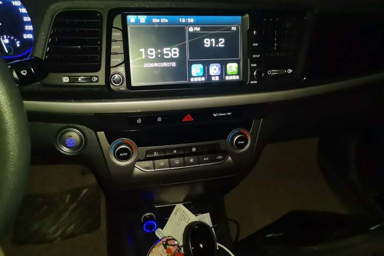 Used Hyundai Mistra 2019 1.8L Automatic Smart GLS China VI Standard Audio And AC Panel