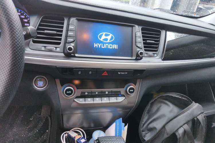 Used Hyundai Mistra 2019 1.8L Automatic Smart GLS China VI Standard Audio And AC Panel
