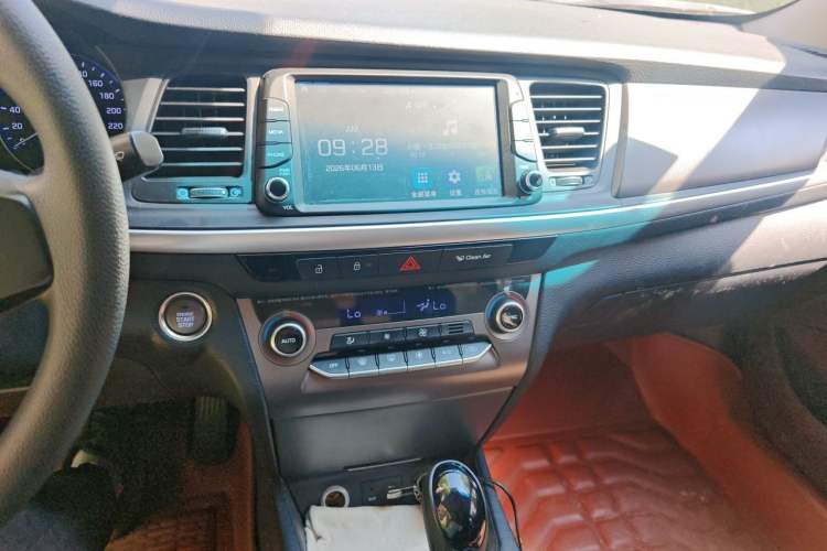 Used Hyundai Mistra 2019 1.8L Automatic Smart GLS Commemorative Model China VI Standard Audio And AC Panel