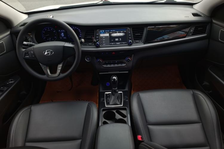 Used Hyundai Mistra 2019 1.6T Automatic Smart GLS China VI Standard Center Console