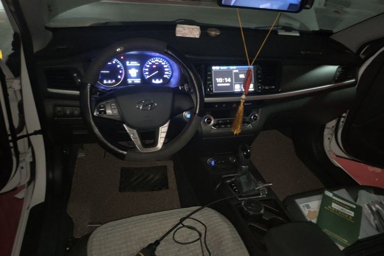 Used Hyundai Mistra 2019 1.8L Automatic Smart GLS Commemorative Model China VI Standard Center Console