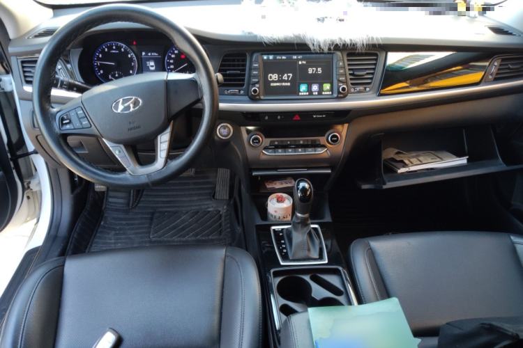 Used Hyundai Mistra 2019 1.8L Automatic Smart GLS China VI Standard Center Console