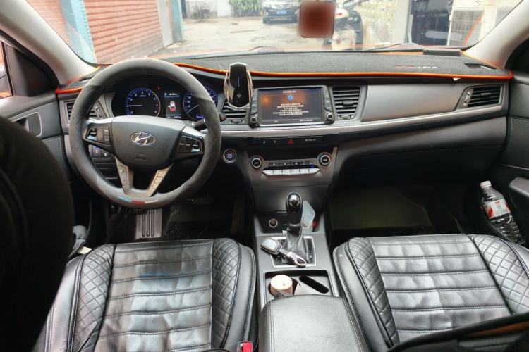 Used Hyundai Mistra 2019 1.8L Automatic Smart GLS Commemorative Model China VI Standard Center Console
