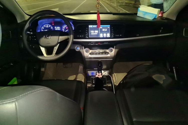 Used Hyundai Mistra 2019 1.8L Automatic Smart GLS China VI Standard Center Console