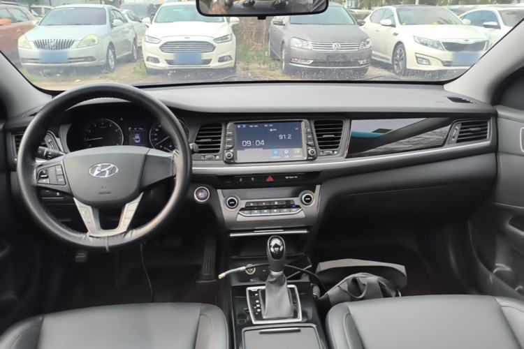 Used Hyundai Mistra 2019 1.8L Automatic Smart GLS China VI Standard Center Console