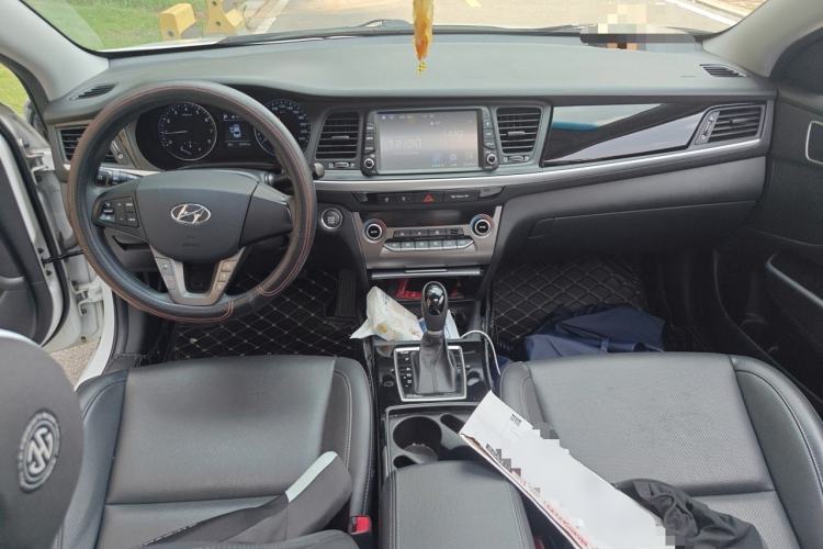 Used Hyundai Mistra 2019 1.8L Automatic Smart GLS China VI Standard Center Console
