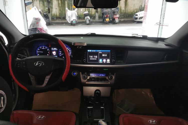 Used Hyundai Mistra 2019 1.8L Automatic Smart GLS Commemorative Edition China V Standard Center Console