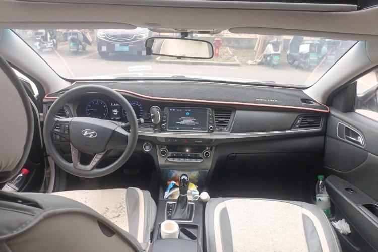 Used Hyundai Mistra 2019 1.8L Automatic Smart GLS Commemorative Model China VI Standard Center Console