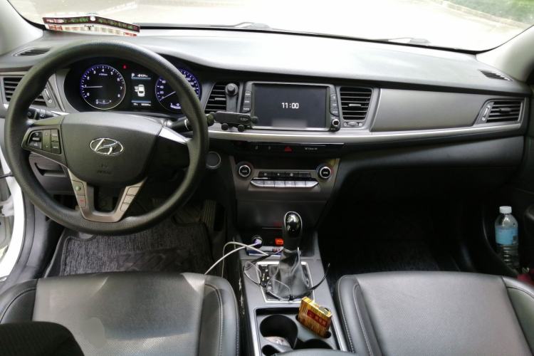 Used Hyundai Mistra 2019 1.8L Automatic Smart GLS Commemorative Model China VI Standard Center Console
