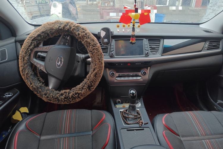 Used Hyundai Mistra 2019 1.8L Automatic Smart GLS China VI Standard Center Console