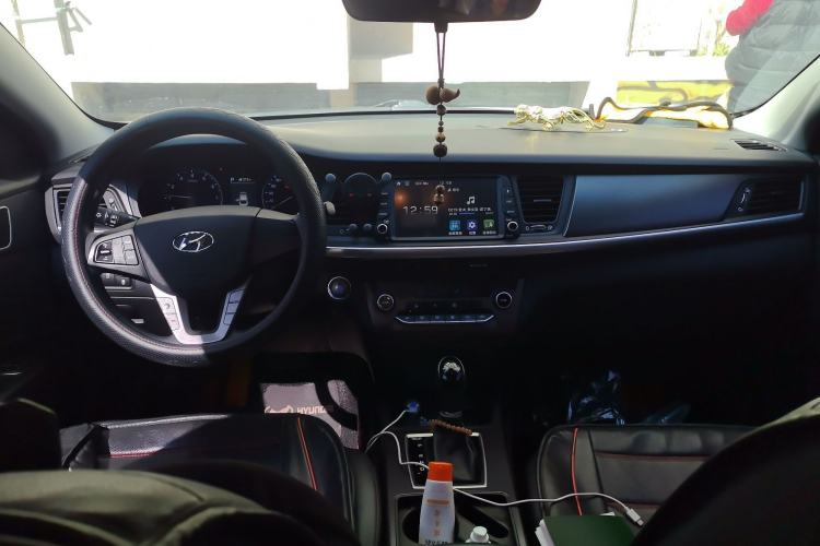 Used Hyundai Mistra 2019 1.8L Automatic Smart GLS Commemorative Model China VI Standard Center Console