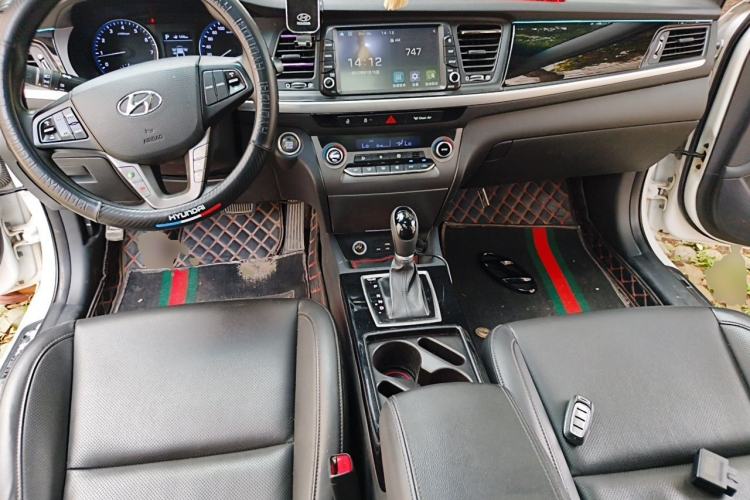 Used Hyundai Mistra 2019 1.8L Automatic Smart GLS China VI Standard Center Console