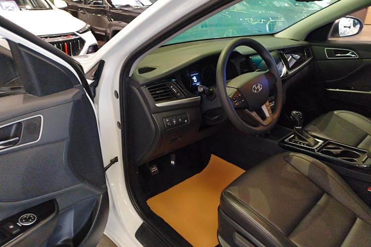 Used Hyundai Mistra 2019 1.8L Automatic Smart GLS China VI Standard Driver Seat