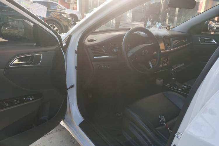 Used Hyundai Mistra 2019 1.8L Automatic Smart GLS China VI Standard Driver Seat