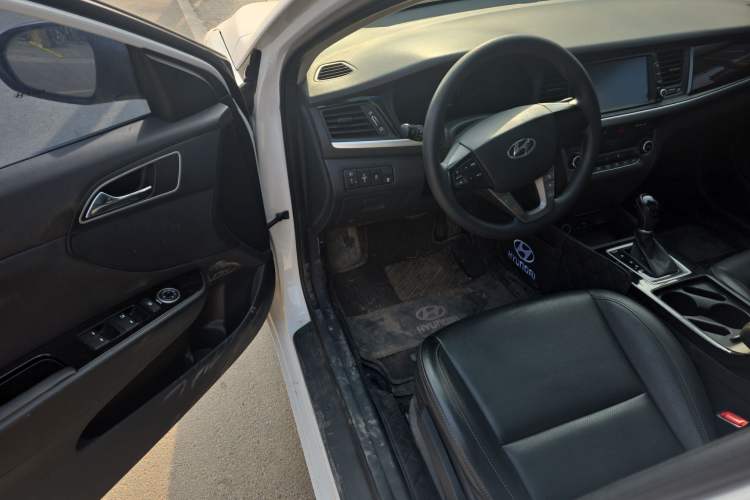 Used Hyundai Mistra 2019 1.8L Automatic Smart GLS China VI Standard Driver Seat