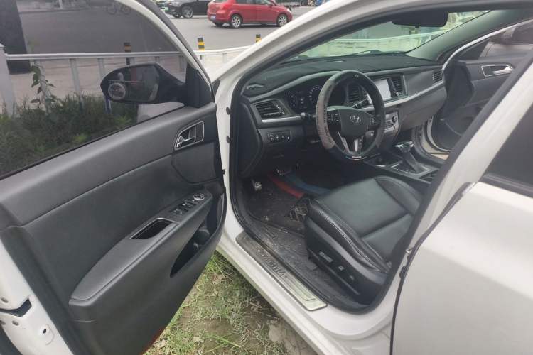 Used Hyundai Mistra 2019 1.8L Automatic Deluxe DLX Model China VI Standard Driver Seat