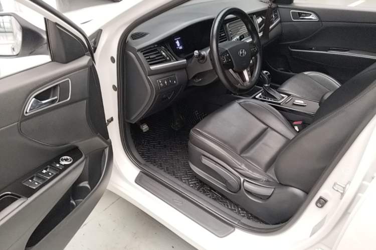 Used Hyundai Mistra 2019 1.8L Automatic Smart GLS China VI Standard Driver Seat