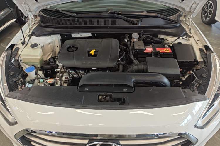 Used Hyundai Mistra 2019 1.8L Automatic Smart GLS China VI Standard Engine Bay
