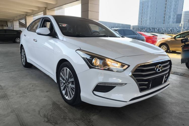 Used Hyundai Mistra 2019 1.8L Automatic Smart GLS China VI Standard Front Right 45 Deg