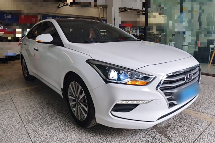 Used Hyundai Mistra 2019 1.8L Automatic Deluxe DLX Model China VI Standard Front Right 45 Deg