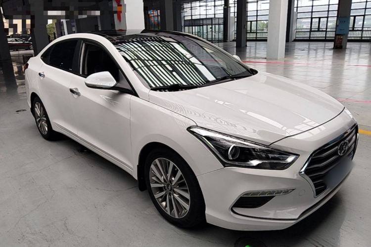 Used Hyundai Mistra 2019 1.8L Automatic Smart GLS China VI Standard Front Right 45 Deg