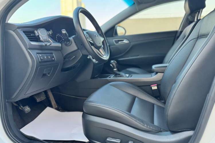 Used Hyundai Mistra 2019 1.8L Automatic Smart GLS Commemorative Model China VI Standard Interior 4