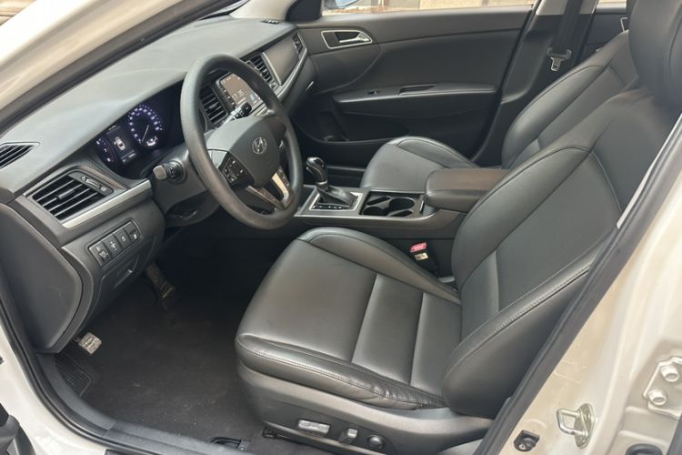 Used Hyundai Mistra 2019 1.8L Automatic Smart GLS Commemorative Model China VI Standard Interior 4