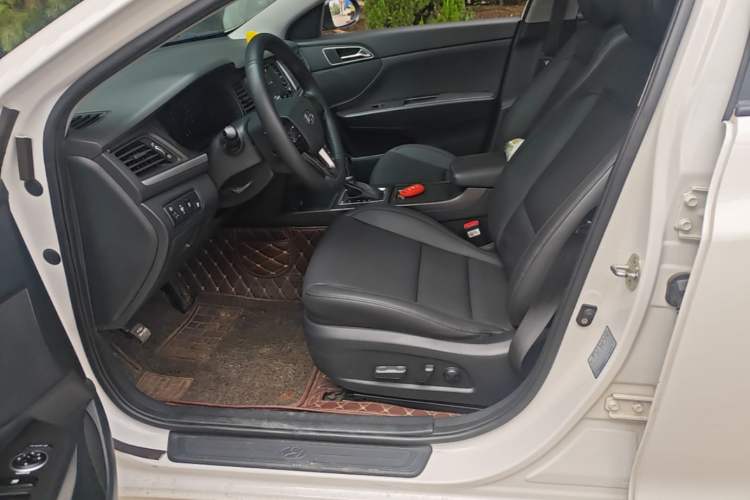 Used Hyundai Mistra 2019 1.8L Automatic Smart GLS Commemorative Model China VI Standard Left Front Seat
