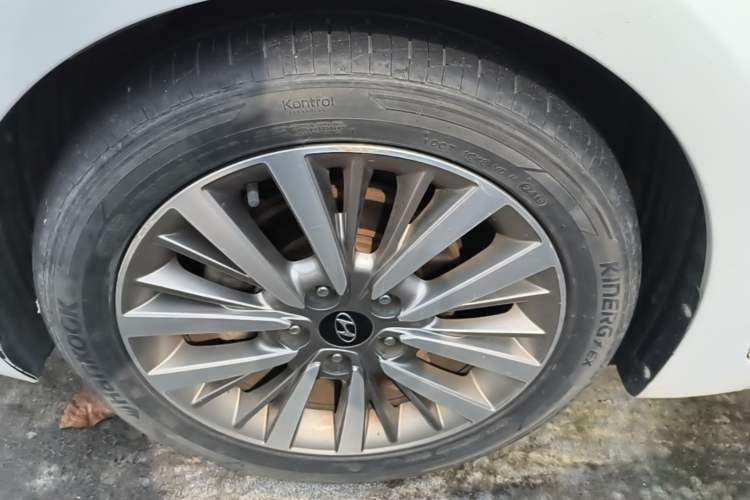 Used Hyundai Mistra 2019 1.8L Automatic Smart GLS China VI Standard Left Front Wheel Hub