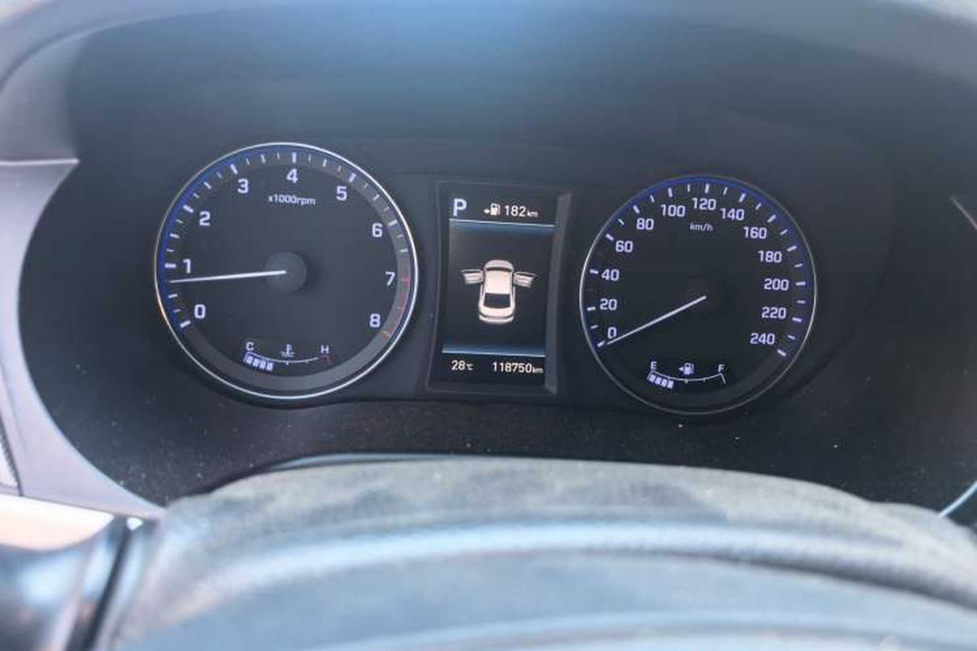 Used Hyundai Mistra 2019 1.8L Automatic Smart GLS Commemorative Model China VI Standard Odometer Close Up