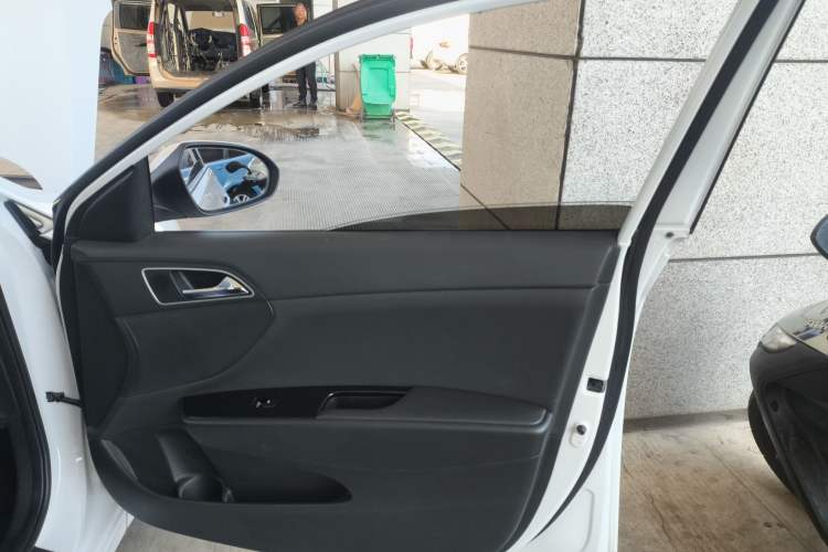 Used Hyundai Mistra 2019 1.8L Automatic Smart GLS China VI Standard Right Front Door Interior