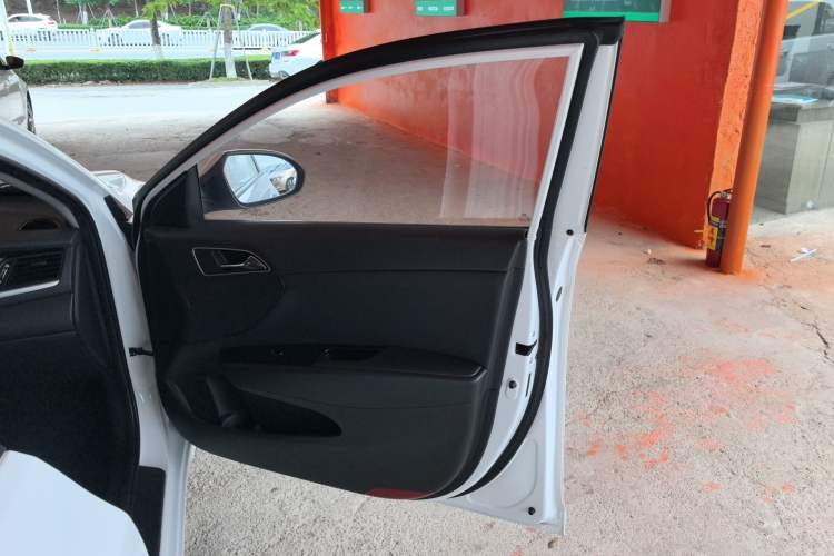 Used Hyundai Mistra 2019 1.8L Automatic Smart GLS China VI Standard Right Front Door Interior