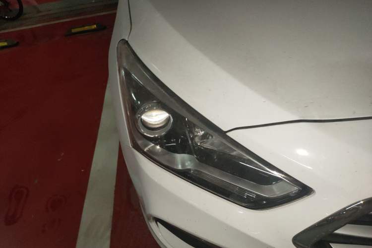 Used Hyundai Mistra 2019 1.8L Automatic Smart GLS Commemorative Model China VI Standard Right Front Headlight