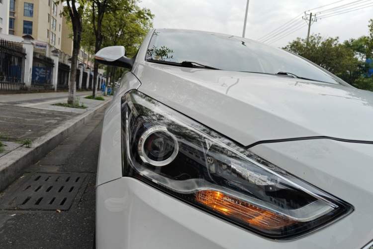 Used Hyundai Mistra 2019 1.8L Automatic Deluxe DLX Model China VI Standard Right Front Headlight