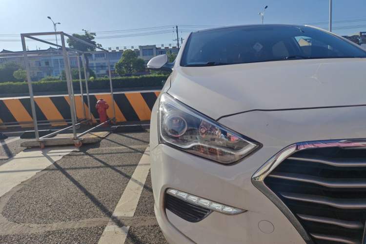 Used Hyundai Mistra 2019 1.8L Automatic Smart GLS Commemorative Model China VI Standard Right Front Headlight