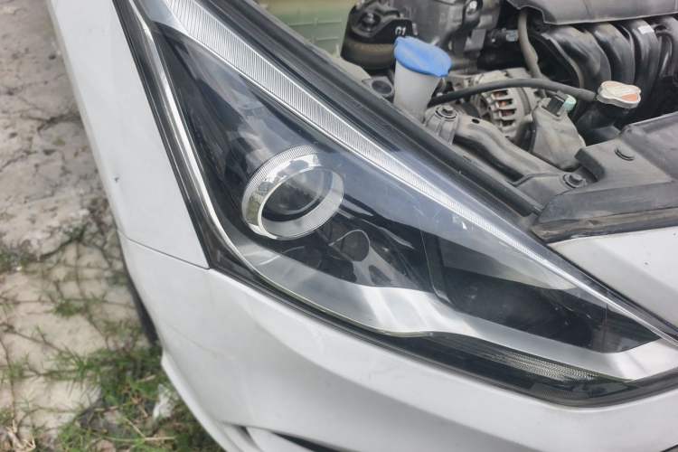 Used Hyundai Mistra 2019 1.8L Automatic Deluxe DLX Model China VI Standard Right Front Headlight