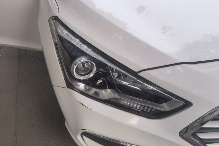 Used Hyundai Mistra 2019 1.8L Automatic Smart GLS Commemorative Model China VI Standard Right Front Headlight