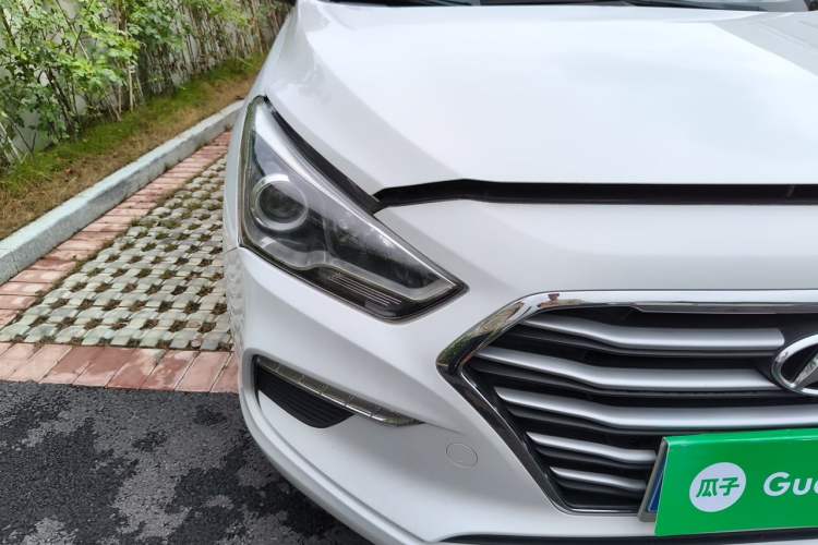 Used Hyundai Mistra 2019 1.8L Automatic Smart GLS Commemorative Model China VI Standard Right Front Headlight