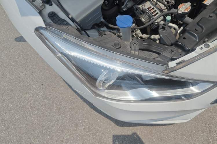Used Hyundai Mistra 2019 1.8L Automatic Smart GLS China VI Standard Right Front Headlight