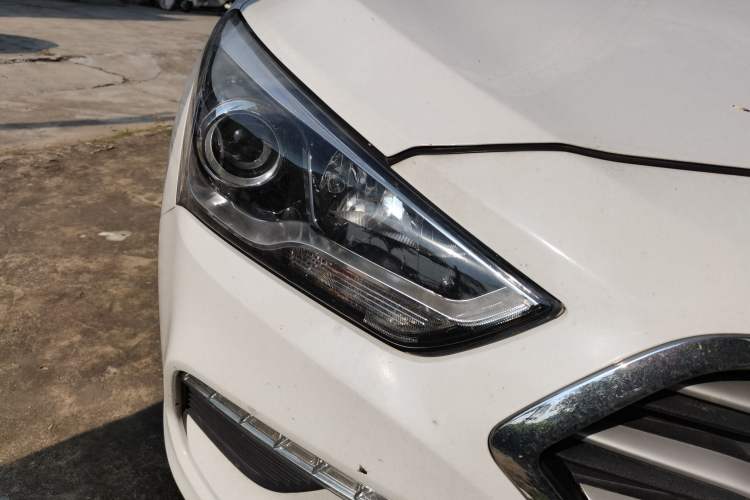 Used Hyundai Mistra 2019 1.8L Automatic Smart GLS Commemorative Model China VI Standard Right Front Headlight