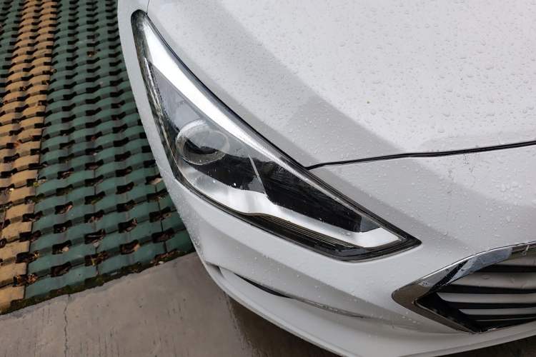Used Hyundai Mistra 2019 1.8L Automatic Smart GLS Commemorative Model China VI Standard Right Front Headlight