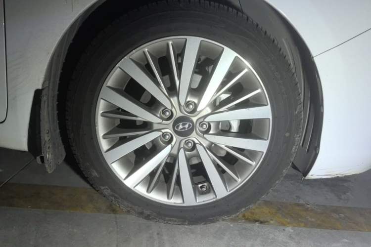 Used Hyundai Mistra 2019 1.8L Automatic Smart GLS China VI Standard Right Front Wheel Hub