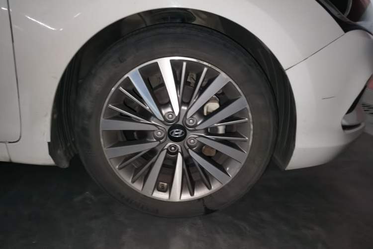 Used Hyundai Mistra 2019 1.8L Automatic Smart GLS Commemorative Edition China V Standard Right Front Wheel Hub