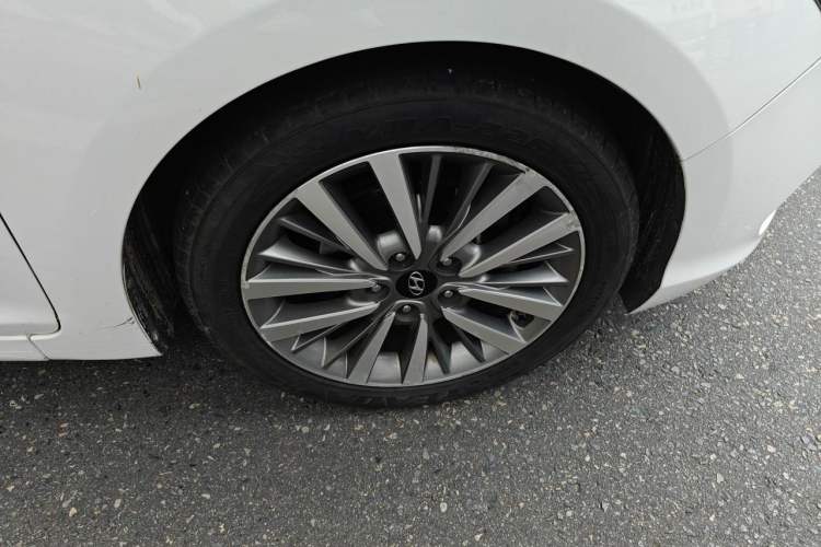 Used Hyundai Mistra 2019 1.8L Automatic Deluxe DLX Model China VI Standard Right Front Wheel Hub