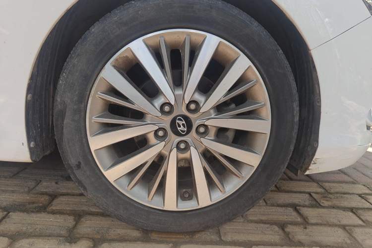 Used Hyundai Mistra 2019 1.8L Automatic Smart GLS Commemorative Edition China V Standard Right Front Wheel Hub