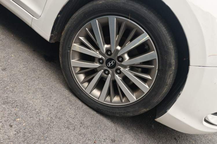 Used Hyundai Mistra 2019 1.8L Automatic Smart GLS Commemorative Model China VI Standard Right Front Wheel Hub