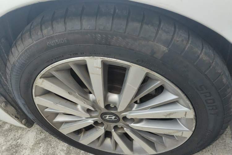 Used Hyundai Mistra 2019 1.8L Automatic Smart GLS China VI Standard Right Front Wheel Hub