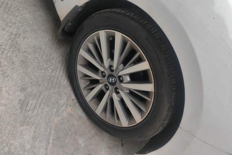 Used Hyundai Mistra 2019 1.8L Automatic Smart GLS China VI Standard Right Front Wheel Hub
