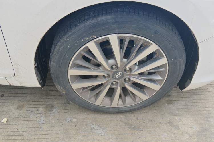 Used Hyundai Mistra 2019 1.8L Automatic Smart GLS China VI Standard Right Front Wheel Hub